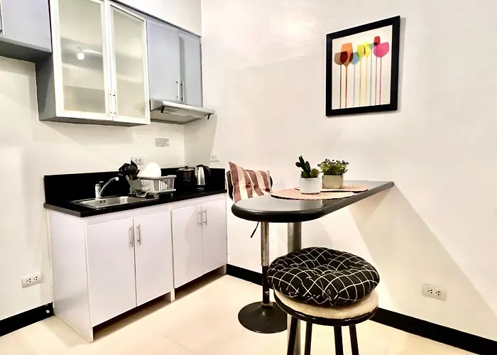 Cozy In Bgc Apartment *