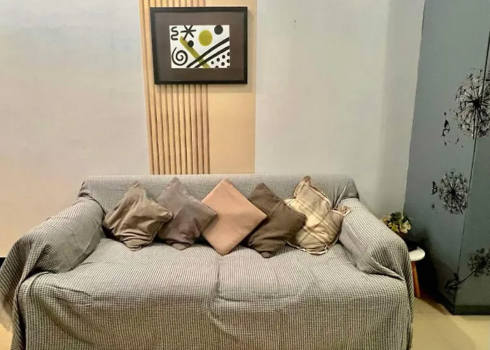 Apartment Cozy In Bgc *