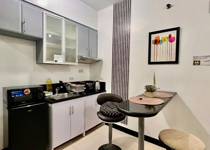 Apartment Cozy In Bgc *