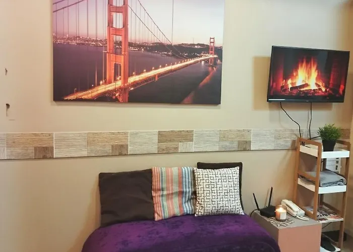 Cozy In Bgc Apartment Manila